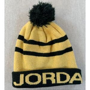 Jordan Beanie Youth Pom Pom Black and gold, One Size